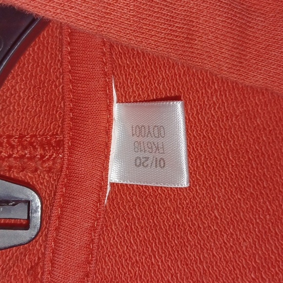 🌺Reebok  Zip Up Sweater with Sporty Design With Hoodie🎉 - Picture 6 of 9